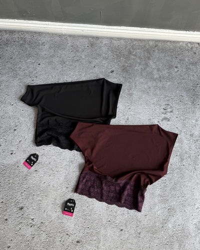 Top con encaje hombro caído 