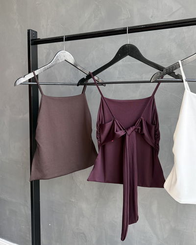 Top tiras con espalda con lazo para atar 