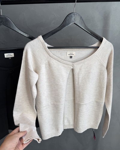 Cardigan con botón / talle M