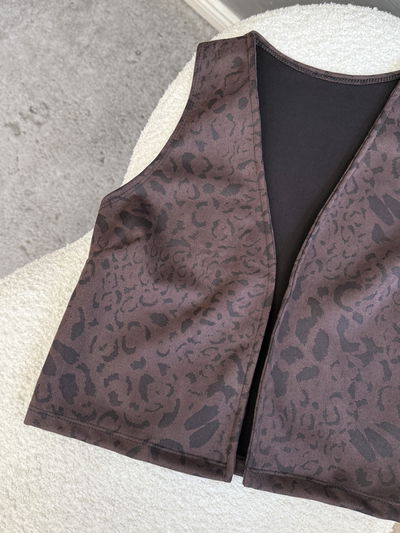 Chaleco gamuza marrón animal print