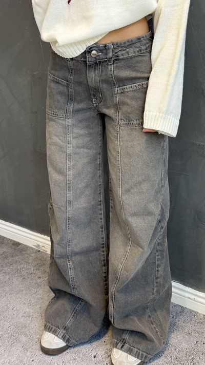 Jeans tiro bajo con costuras