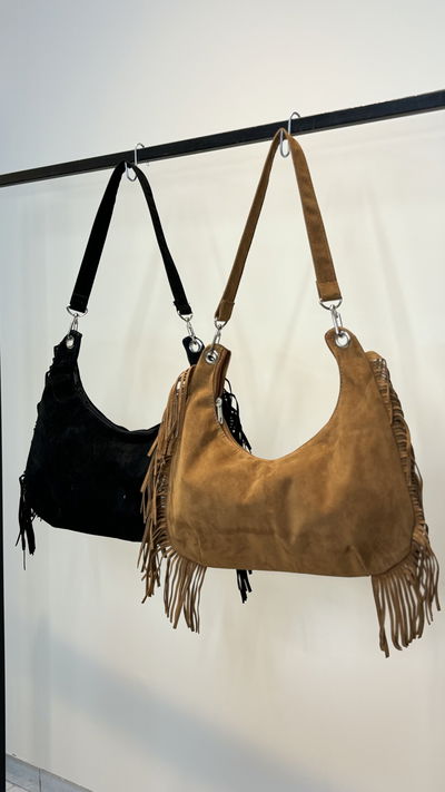 Bolso gamuza y flecos 