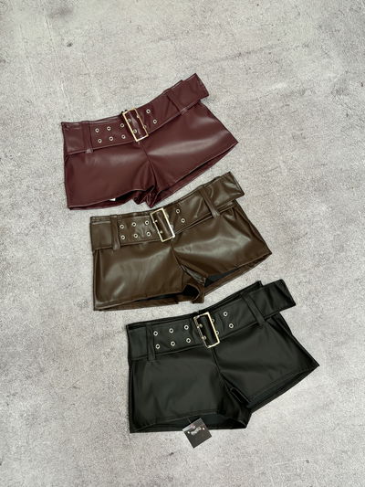 Short tiro bajo con cinto 