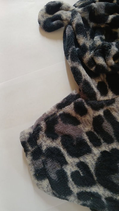 BUZO BUNNY NEGRO ANIMAL PRINT