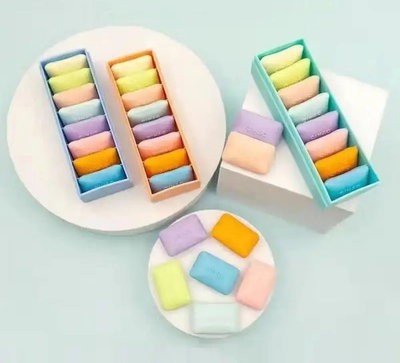 Gomas de borrar en forma de chicle y en estuche