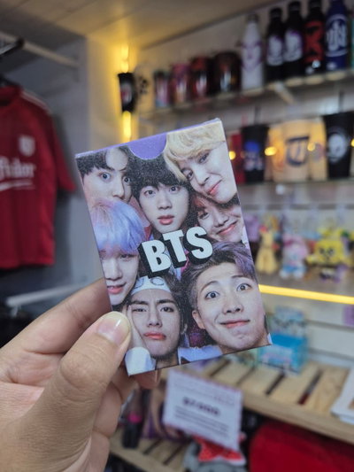 BTS / Lomocards / Modelo 3