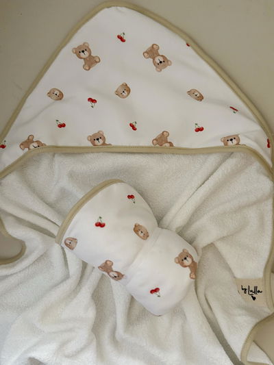 Toallon con Capucha "Cherry"