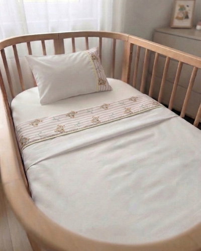 Juego de Sábanas para Bebé "Osito y Moñito"