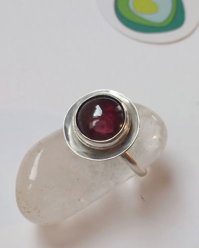 Anillo de Plata 925 con piedra Domo FLor Granate