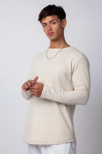 Remera Long-Fit Charly Crudo 
