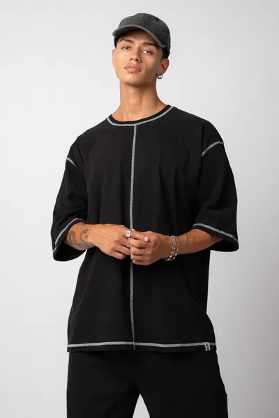 Remera over Riley negra 