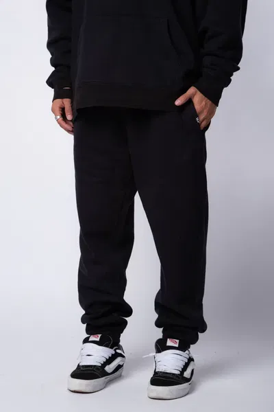 Jogging Over Jam Negro 