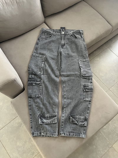 Pantalon baggy multicargo gris  