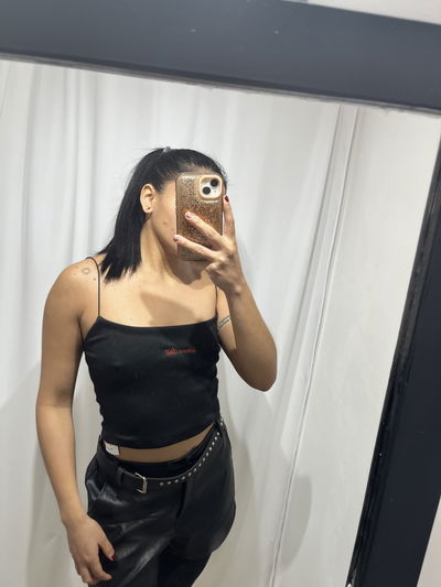 Musculosa negra tira fina