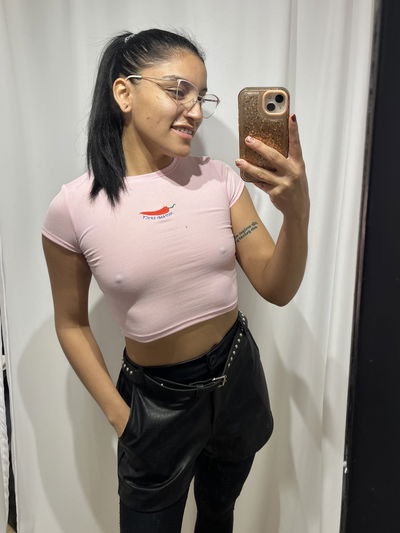 Remera rosa ají