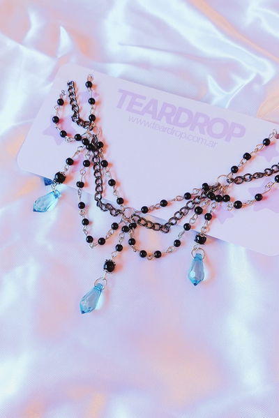 collar teardrop