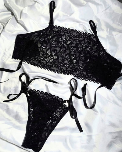 Conjunto encaje negro talle M