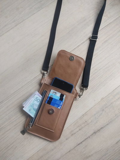 Porta celular Avellano camel