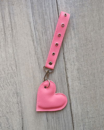 Llavero corazón rosa chicle