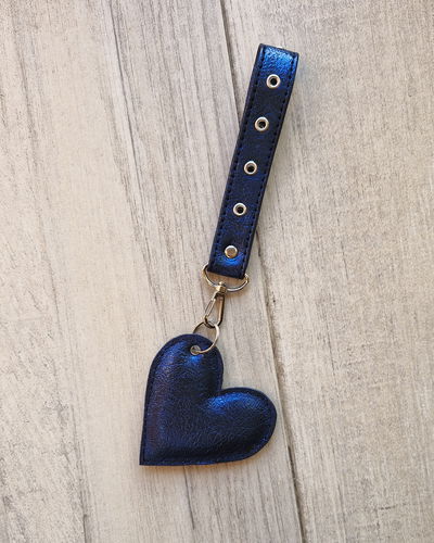 Llavero corazón azul brillos