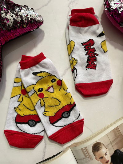 MEDIAS PICKACHU