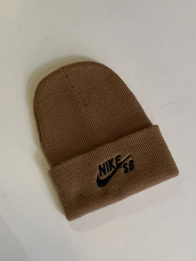 Gorrito Rocky Nike marrón 