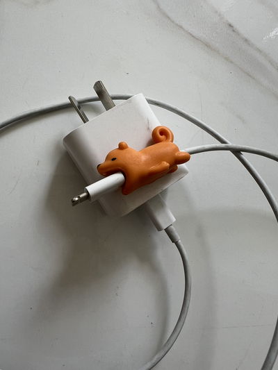 COMECABLE PERRO PARA CARGADOR UNIVERSAL