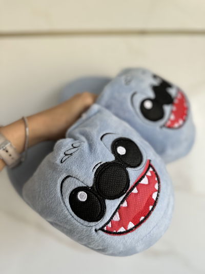 PANTUFLONES STITCH
