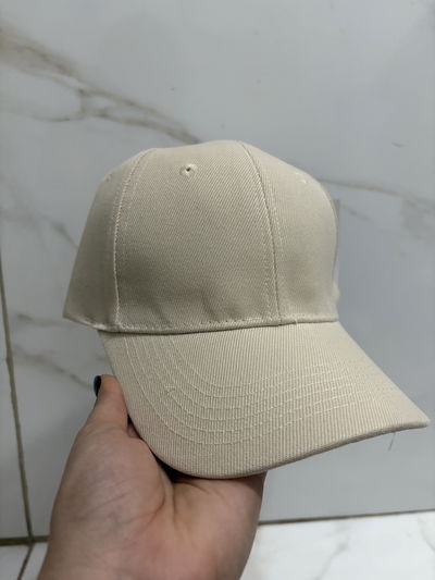 GORRA BEIGE SENCILLA