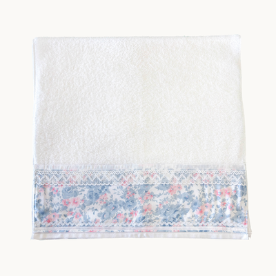 Toalla / Toallón Floral Cielo & Rosa