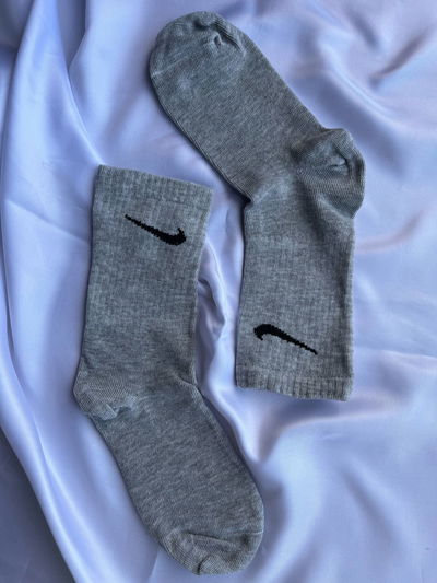 Nike Gris