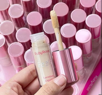 Ruby Rose Feels correctivo liquido (corrector)