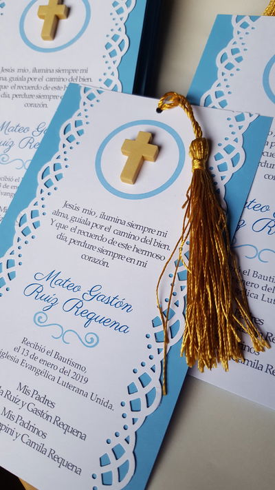 Esquela con Dije de madera, borla y perforados