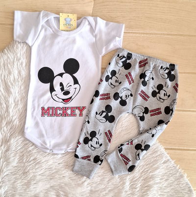Conjunto Mickey Mouse