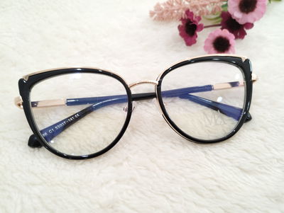 ARMAZÓN DE DAMA DISEÑO METAL/TR90 MILDRED