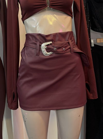 Pollera cinto eco cuero bordo 