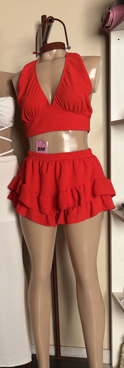Conjunto ari top + mini short volados