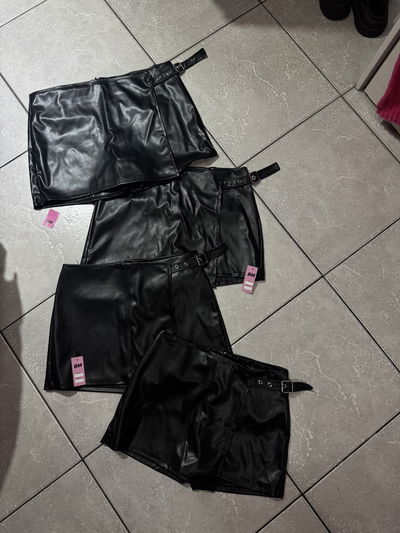 Short pollera eco cuero hebilla 