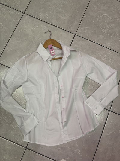 Camisa basic entallada 