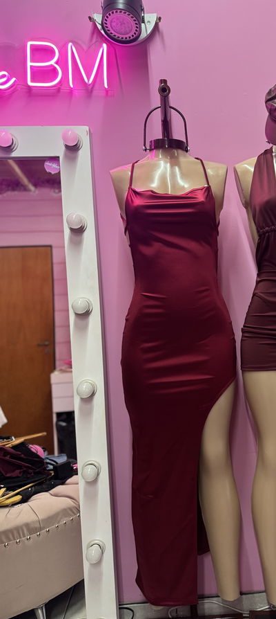 Vestido satén largo cruzado en la espalda 