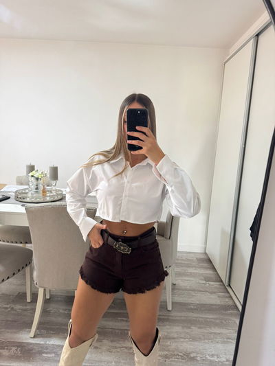 Short marron tiro medio