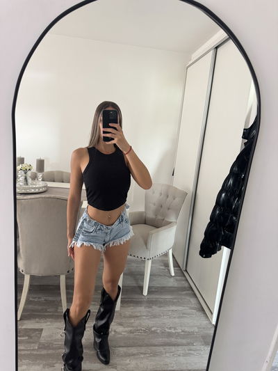 Short tiro bajo con reguladores celeste 