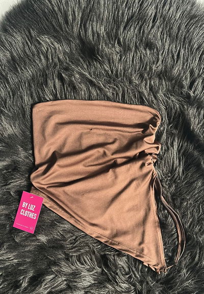top marron frunce pico