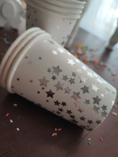 Vaso polipapel blanco estrellas plateadas