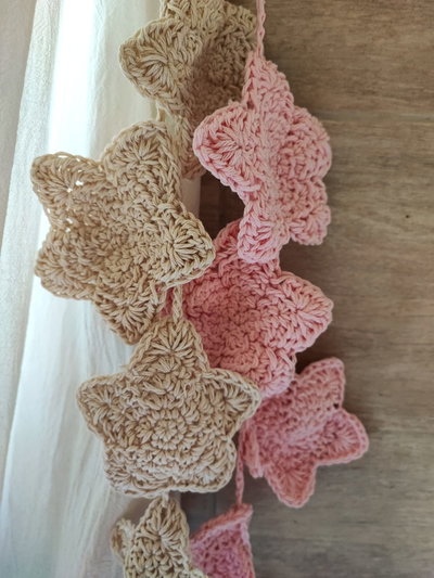 Guirnalda crochet estrellas