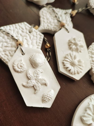 Aromatizadores con relieve de formas