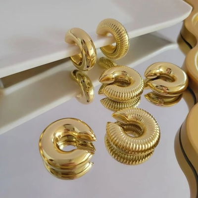 cuff facetados dorados