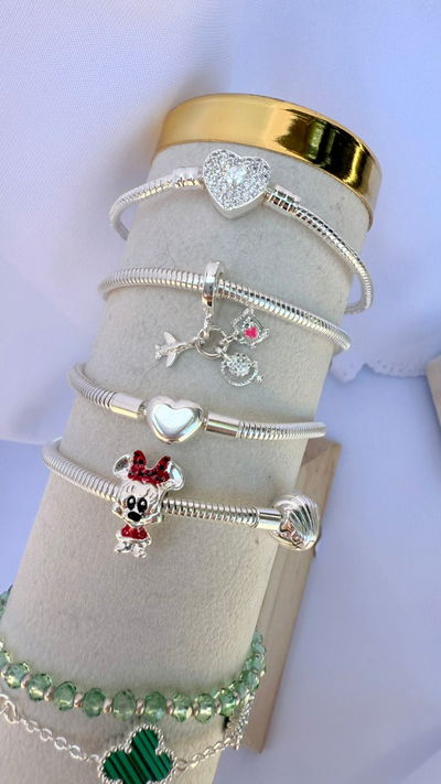 Pulsera con dije de avión