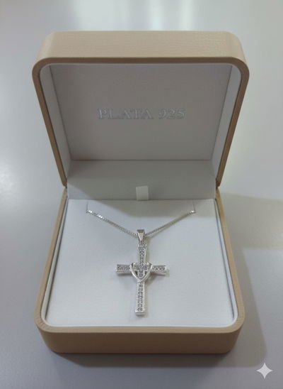 Conjunto cruz con  piedras de circonia plata 925