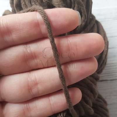 Hilo de algodón 16 hebras Chocolate - Madeja 150 gr.